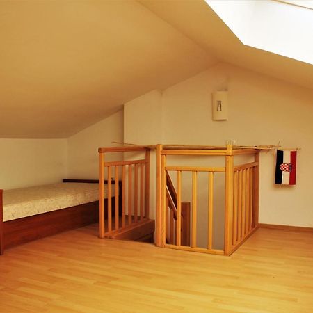 Artists Loft Apartment พูลา ภายนอก รูปภาพ