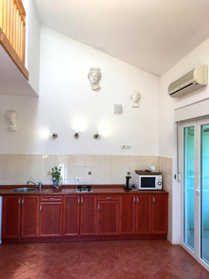 Artists Loft Apartment พูลา ภายนอก รูปภาพ